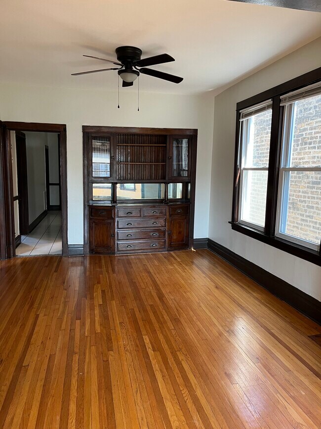Foto del edificio - 1439 N Ridgeway Ave