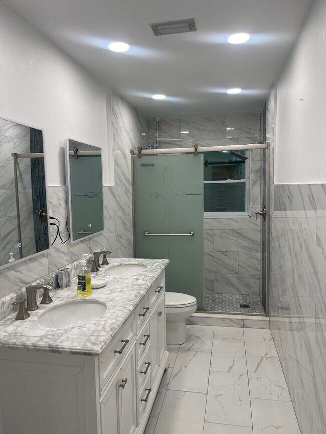 Foto del edificio - 4637 35th Ave N