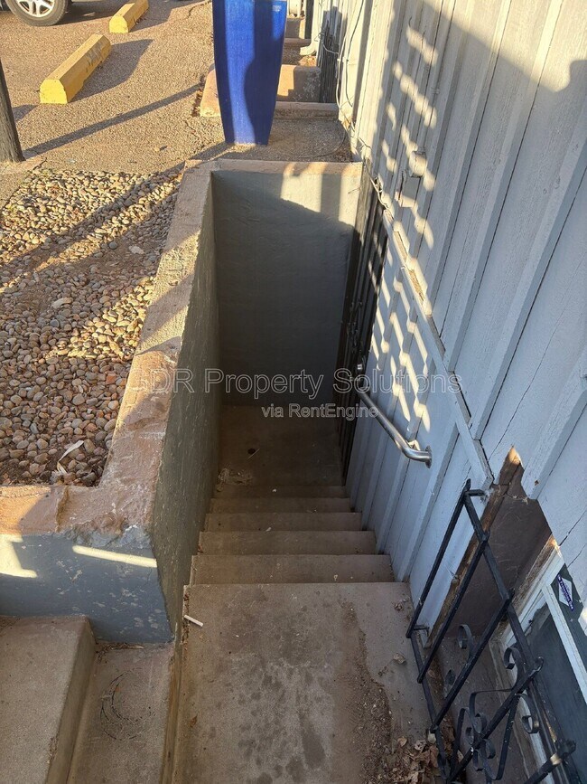 Building Photo - 3219 Burton Ave SE