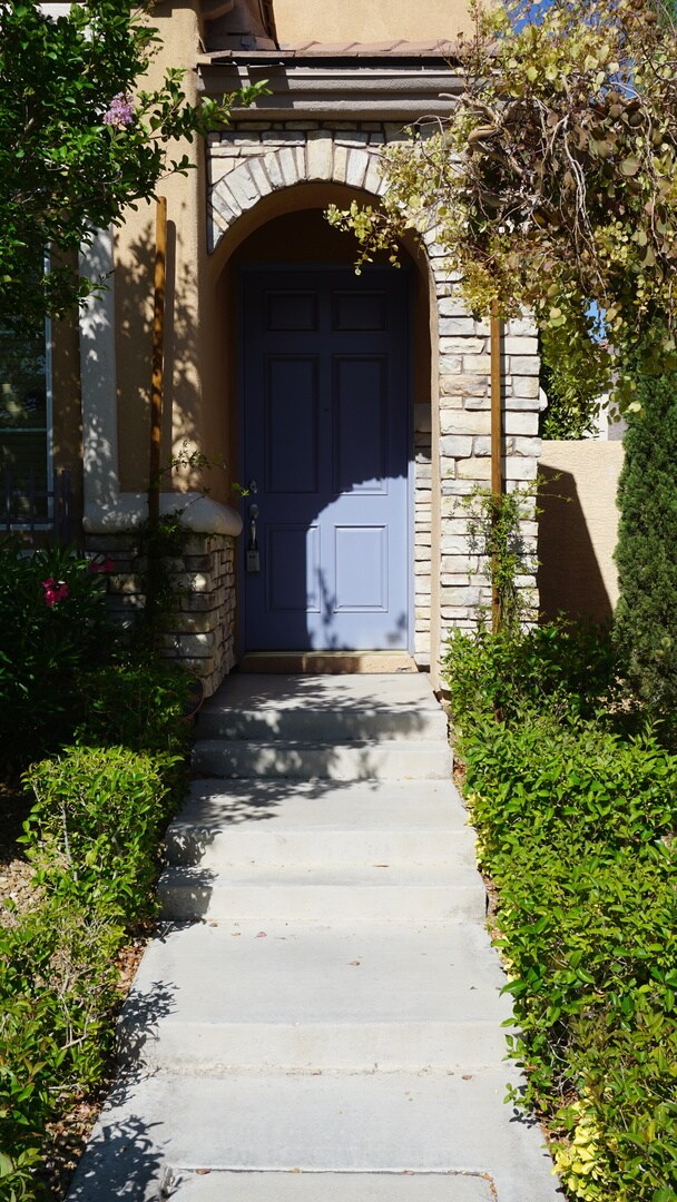 Foto del edificio - 4 bed home for rent close to parks, schools, shopping and restaurants.