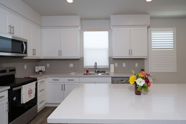 Building Photo - 455 Meyer Pl