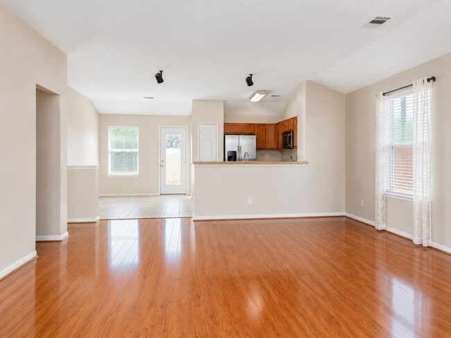 Building Photo - 136 Easton Glen Ln