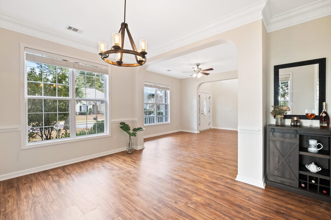 Building Photo - 154 Pinecrest Dr