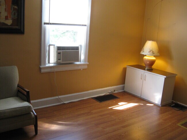 Foto del edificio - 769 W Lancaster Ave