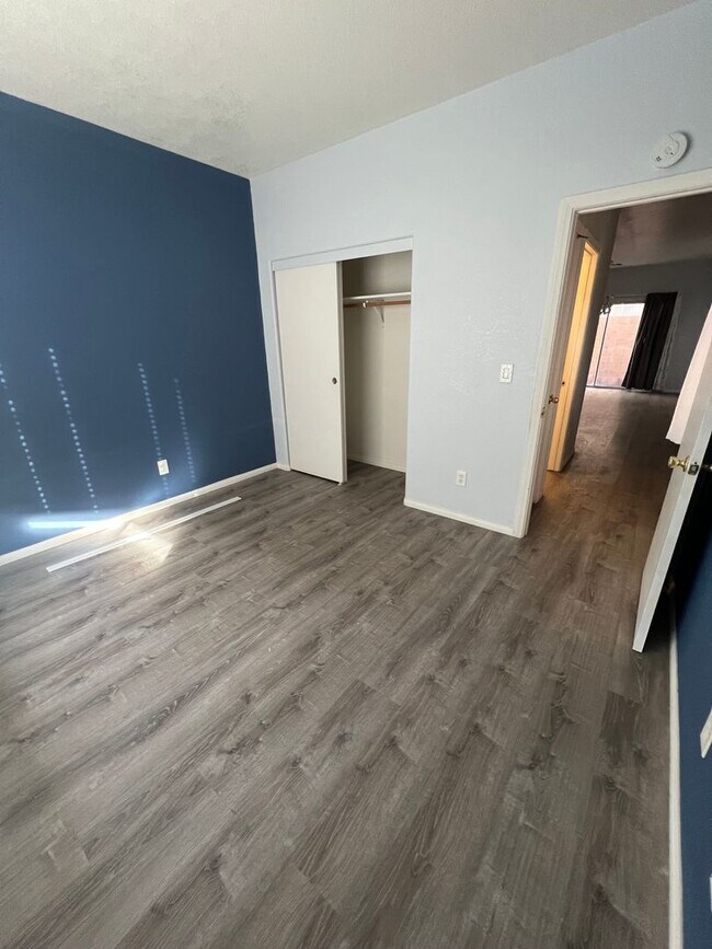 Foto del edificio - 6842 Mesita Ave