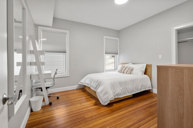 Foto del edificio - 1061 Saratoga St