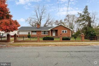 Building Photo - 412 Palmer St