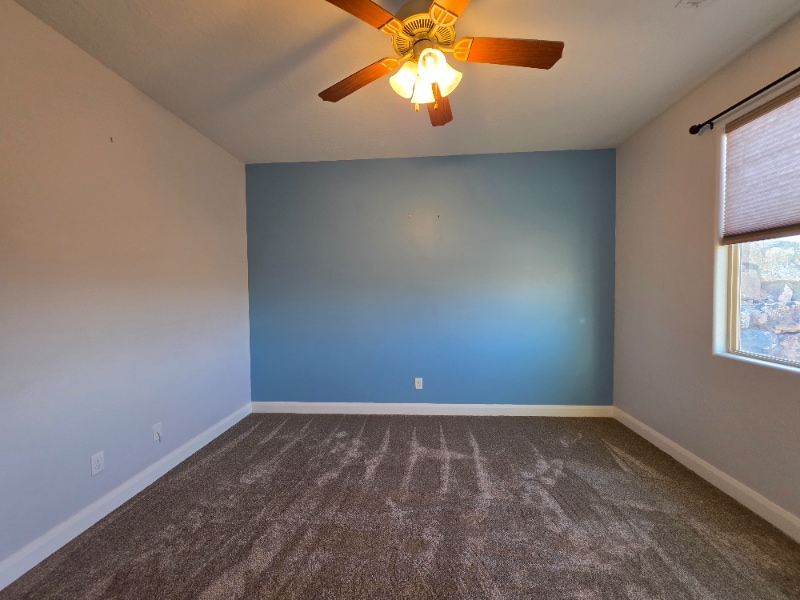 Building Photo - 311 920 N