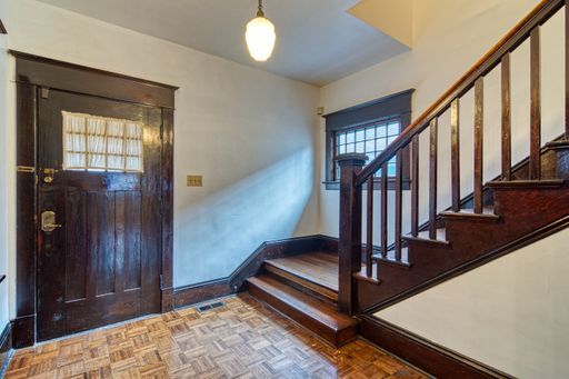 Foto del edificio - Beautiful 3 Bedroom Home in the Heart of Q...