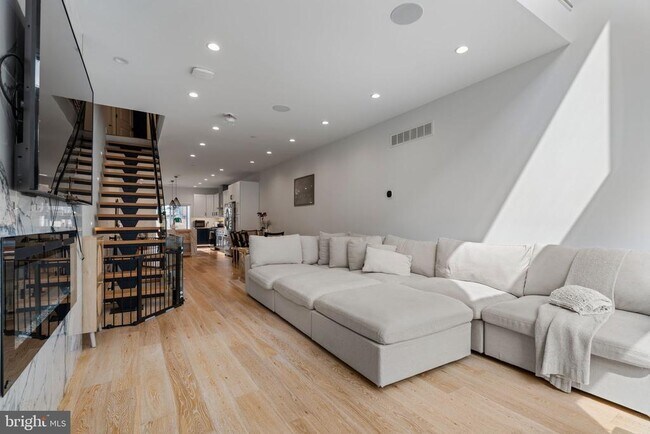 Foto del edificio - 2409 Oakford St