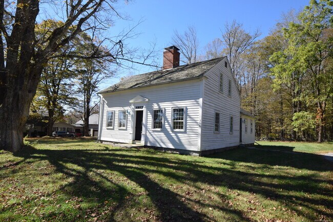 Foto del edificio - 100 Bradford Corner Rd