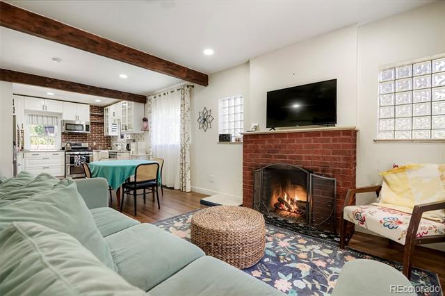 Building Photo - 2810 Dahlia St