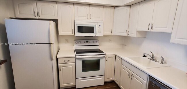 Foto del edificio - 1839 Middle River Dr