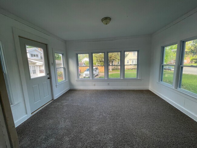 Sun Room - 593 Maple St
