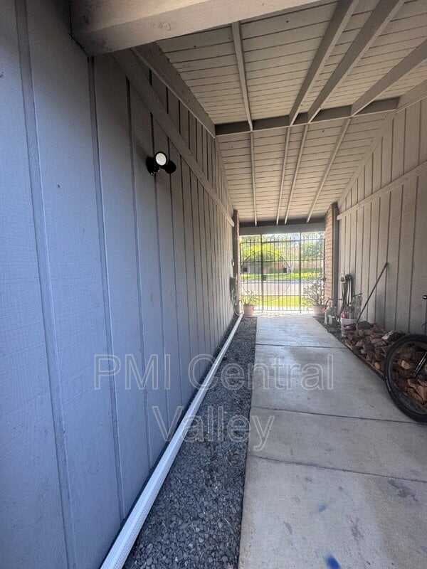 Building Photo - 1442 Briarwood Way