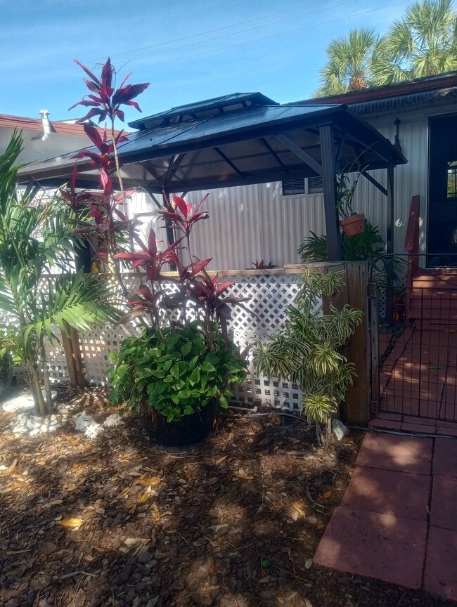 Foto del edificio - 2 NW 48th St