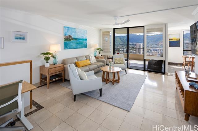 Building Photo - 2121 Ala Wai Blvd