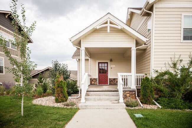 Foto del edificio - Charming 3-Bedroom Home in the Desirable Bucking Horse Neighborhood!