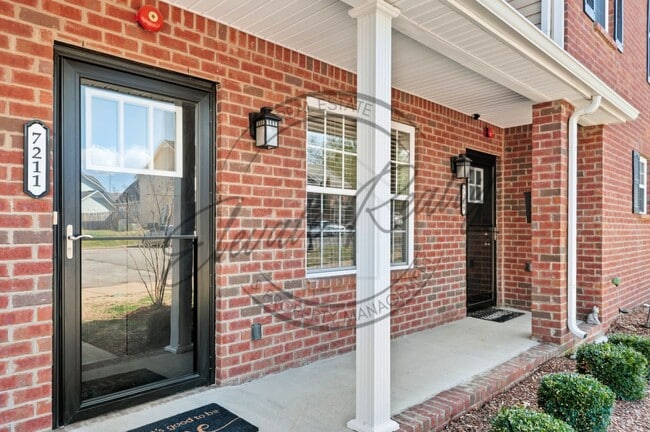 Building Photo - Two Bedroom, Two Story Townhouse located i...