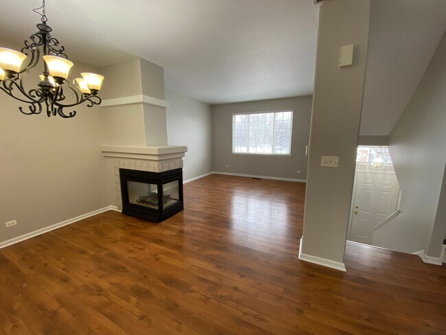 Building Photo - 2205 Daybreak Dr