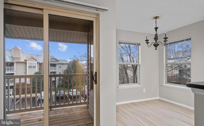 Foto del edificio - 1700 Ascot Way