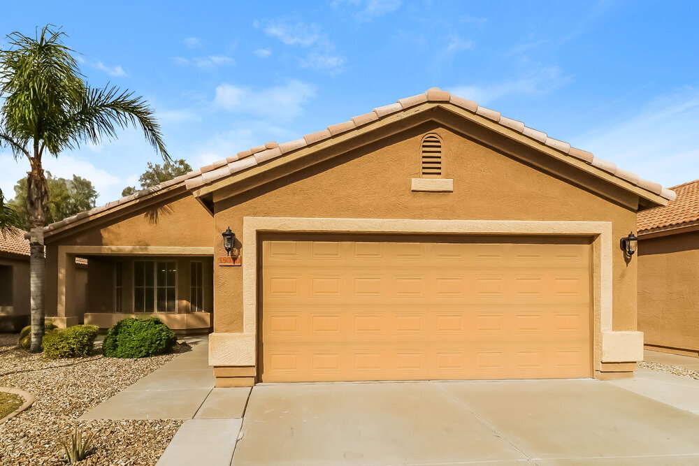 Primary Photo - 15040 W Kings Dr