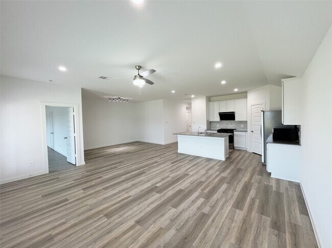 Foto del edificio - 3231 Langley Bnd Ln