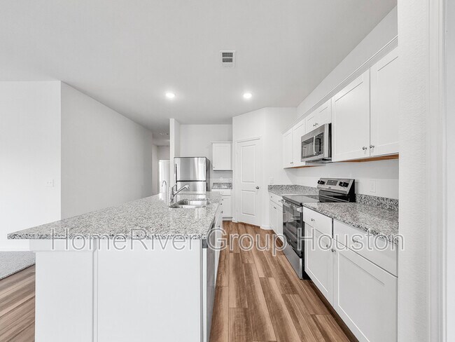 Foto del edificio - 28410 Selsdon Ct