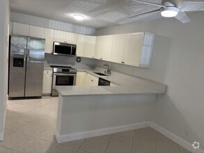 Building Photo - 124 Stratford I