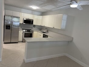 Building Photo - 124 Stratford I