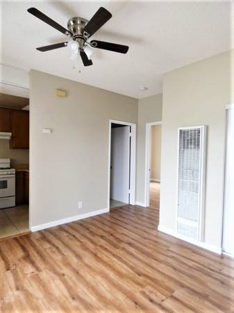 Building Photo - 1546 W 145th St