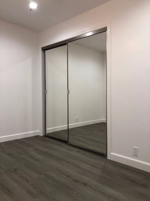 Foto del edificio - 251 W Dryden St
