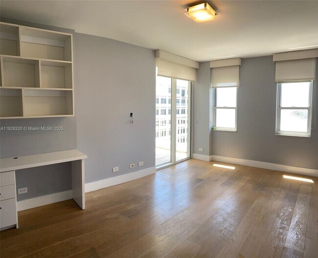 Building Photo - 701 Brickell Key Blvd