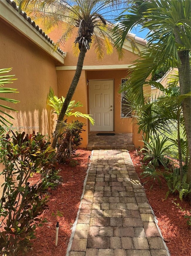 Building Photo - 4025 Pine Ridge Ln