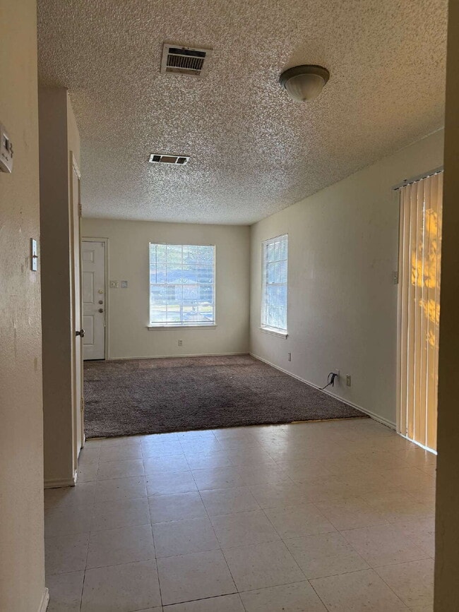 Building Photo - 5219 Meadow Rise St