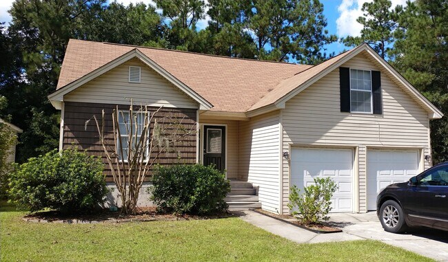 Foto del edificio - 4 Bedroom home in Georgetown with 2 car ga...