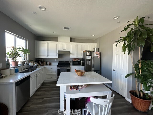 Foto del edificio - 563 SUNSHOW COURT