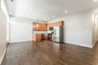 Building Photo - 7200 W Palmer St
