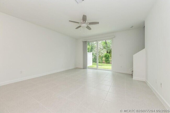 Foto del edificio - 4547 Hollister Ave