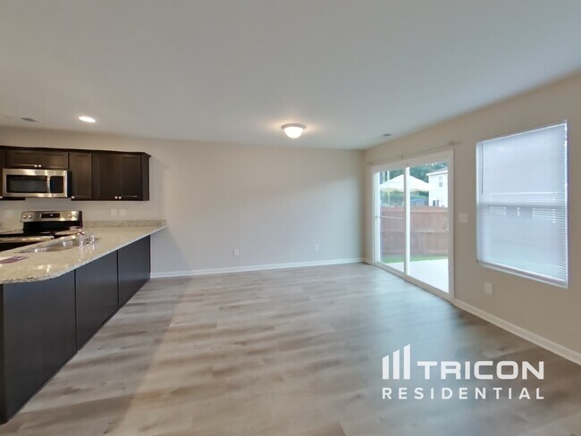 Building Photo - 1430 Sandra Dr