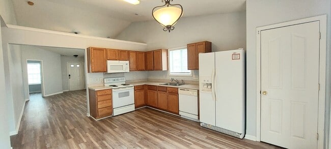 Foto del edificio - 13112 Planters Row Dr