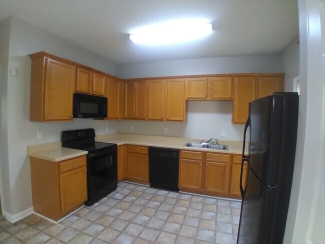 Foto del edificio - 3 bed 2 bath property in Atlanta!! -- Secu...