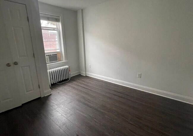 Foto del edificio - 4 Bedroom House For Rent In Manayunk