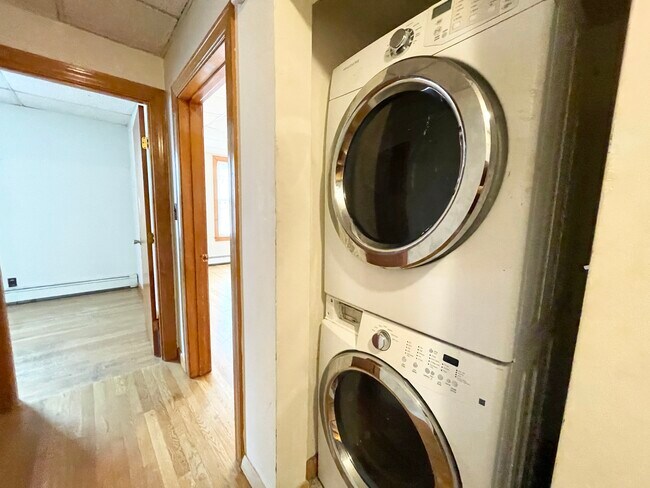 Building Photo - 5 Oswald St