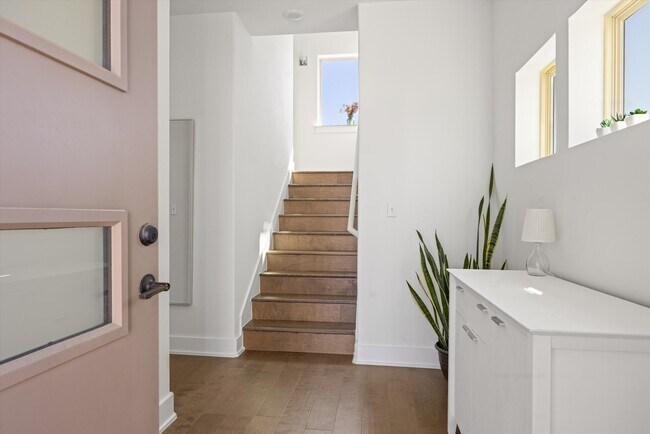 Hueco de escalera - 5315 La Crosse Ln