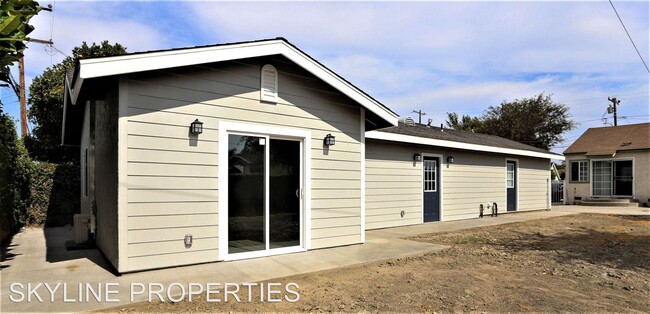 Foto del edificio - 2 br, 1 bath House - 9255 1/2 MAPLE ST