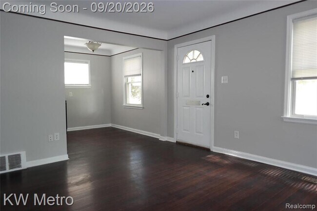 Foto del edificio - 626 E Twelve Mile Rd