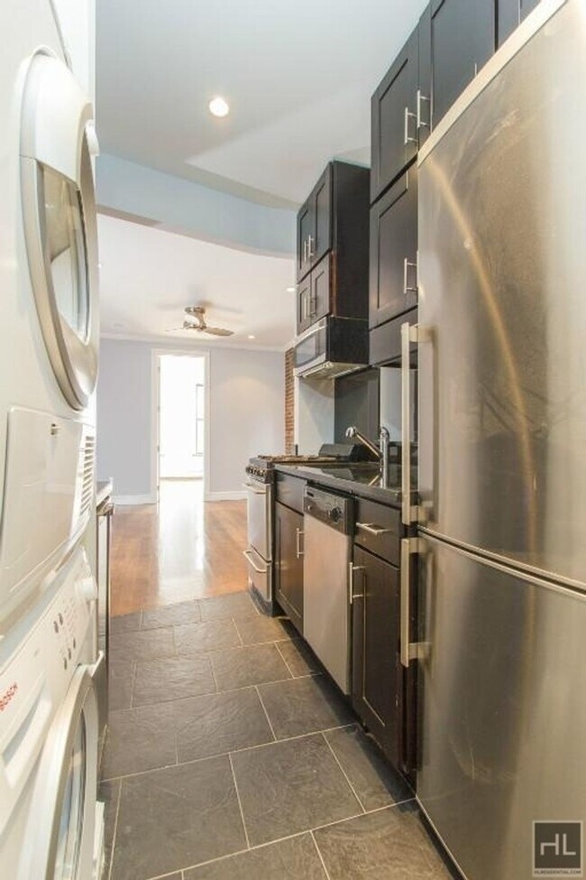 Foto del edificio - E 28TH ST.