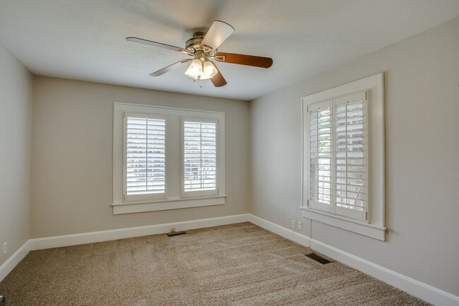 Foto del edificio - Pre Leasing for fall 2026! 4/2 in Heart of Lubbock!