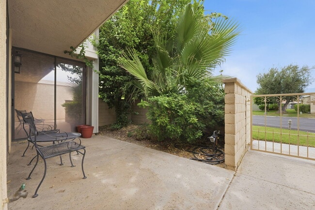 Building Photo - 72460 Rodeo Way